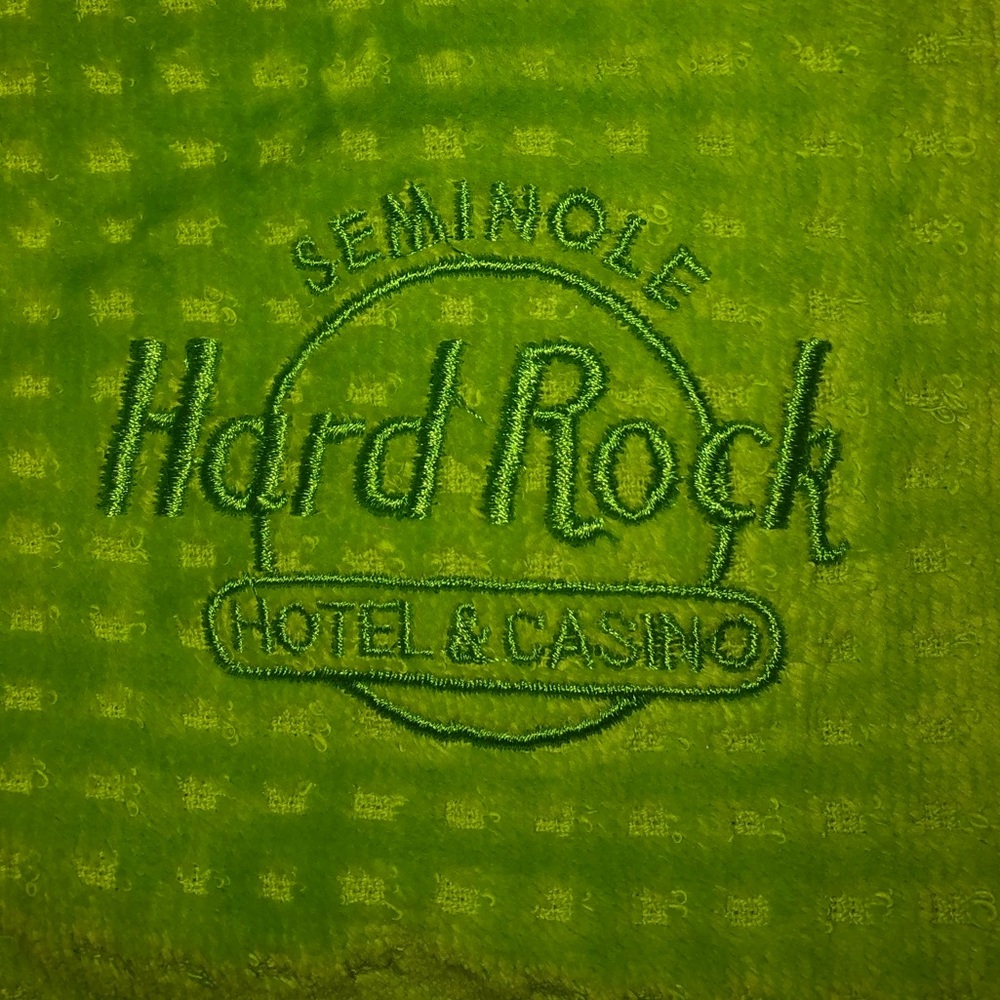 OS Robe set NWT Kiwi Green 🥝 Hard Rock Cafe Tampa Seminole
